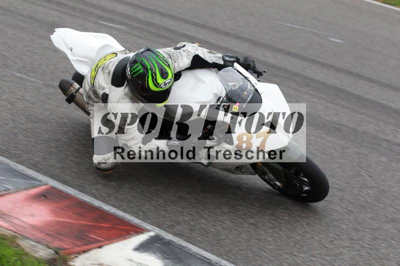 /Archiv-2022/68 13.10.2022 Speer Racing ADR/Freies Fahren rot und gelb/87-1